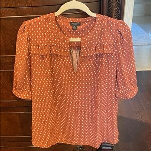 Ann Taylor Factory Women's tan/brown Patterned Blouse